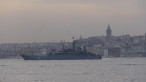Türk ve Rus Gemileri Boğaz'da Karşı Karşıya
